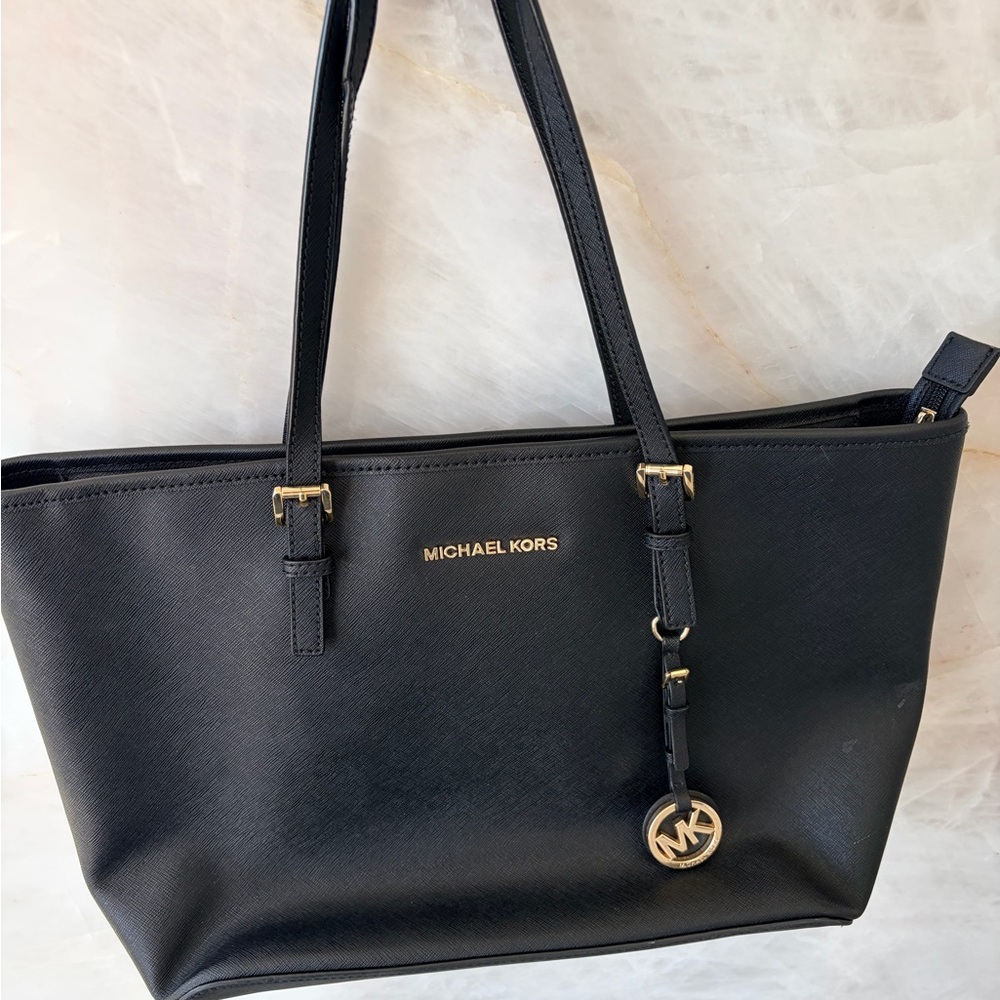Michael Kors Elegant Black Tote - Picture 2 of 6